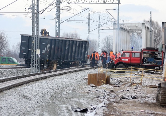 W Gdańsku 7.01.2016 r. wykoleił się pociąg towarowy