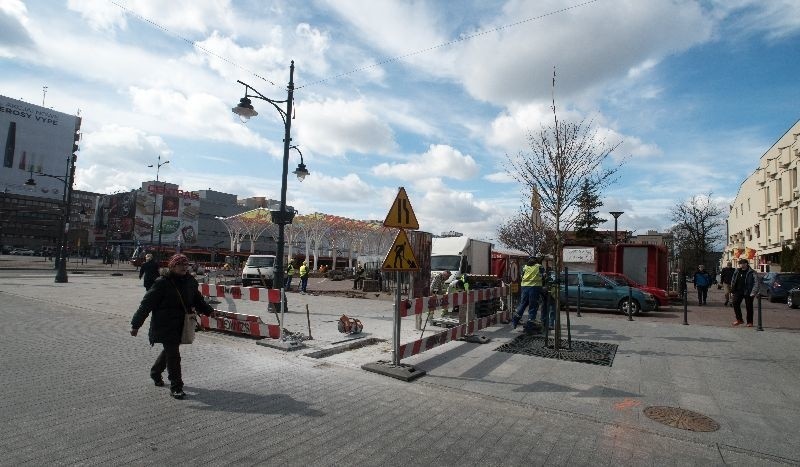 W centrum ruszyła budowa hotelu Hilton! Utrudnienia dla pieszych oraz rowerzystów [zdjęcia]