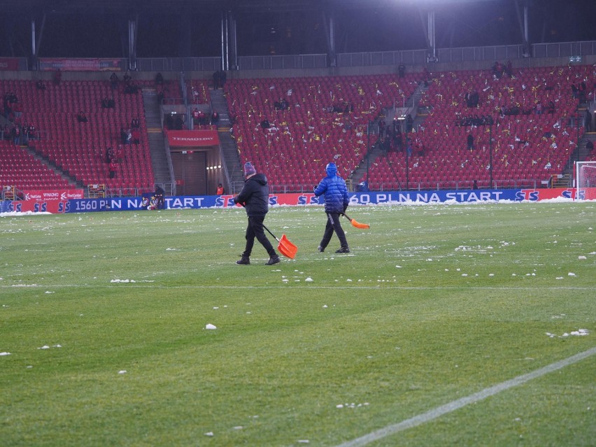 Mecz Widzewa był zagrożony. Dzisiejsze spotkanie piłkarzy z al. Piłsudskiego z Jagiellonią Białystok odbędzie się o godzinie 21