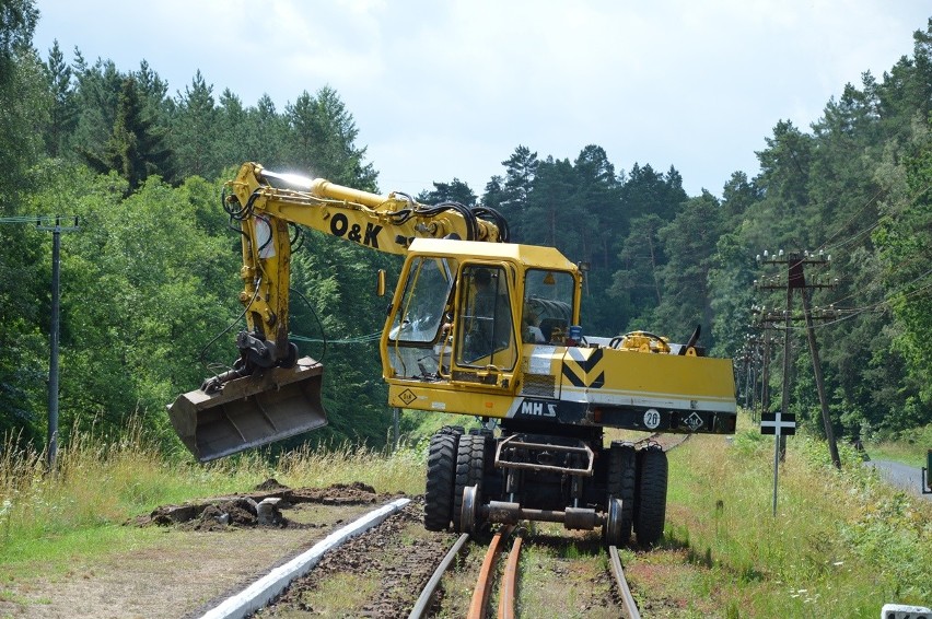 Rozpoczęła się przebudowa linii kolejowej ze Słupska do Miastka (wideo, zdjęcia)