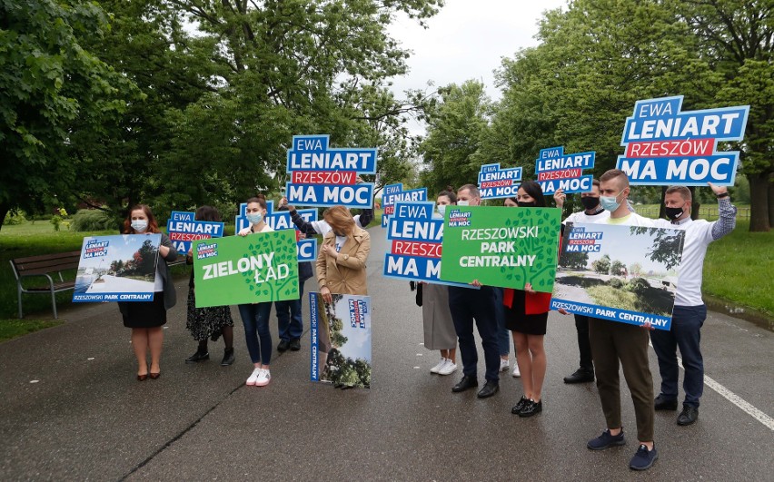 Ewa Leniart i minister Waldemar Buda proponują park...