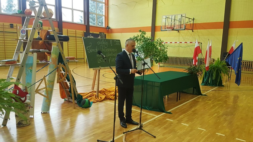 Inauguracja roku szkolnego w Zespole Szkół imienia Oddziału Partyzanckiego AK "Jędrusie" w Połańcu (ZDJĘCIA)