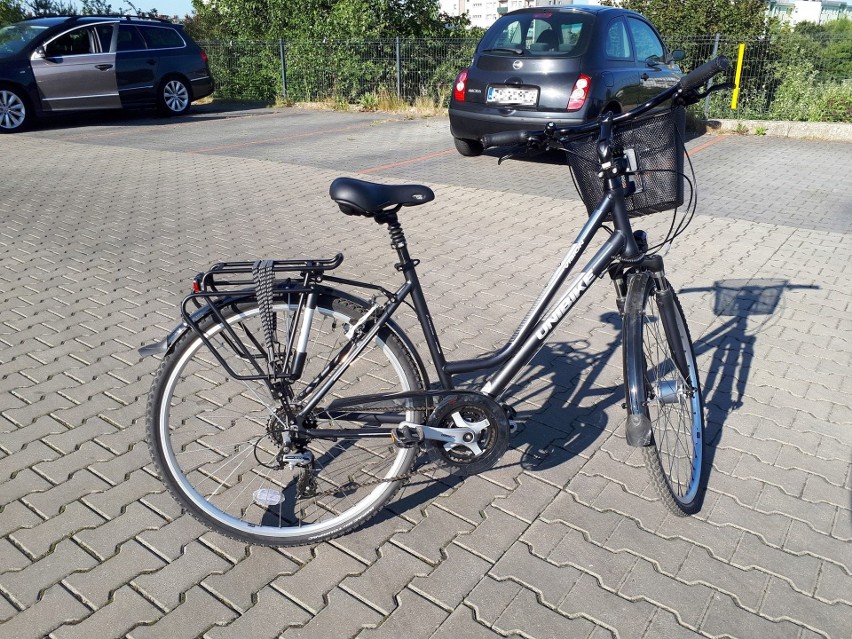 Kradzież roweru przy Mickiewicza w Toruniu. Są zdjęcia złodziei! Pomóżmy ich złapać!