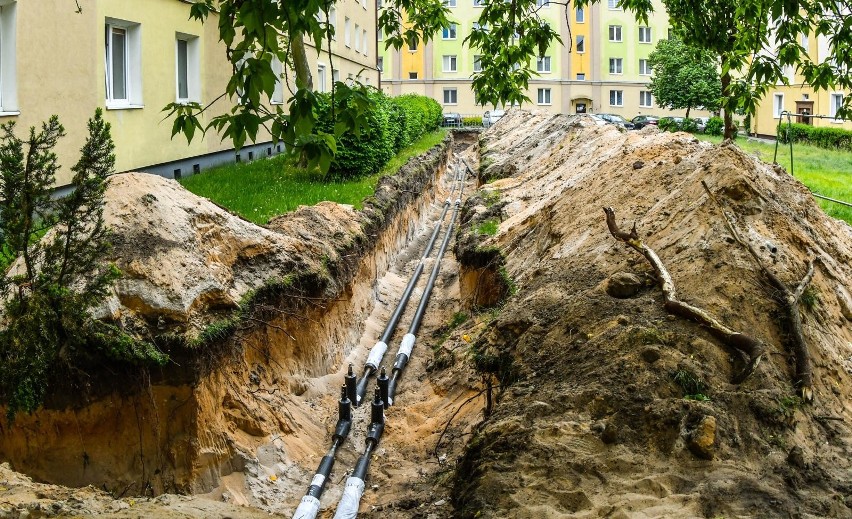 Na Osiedlu Leśnym w Bydgoszczy trwa budowa ciepłociągu....