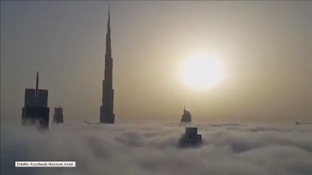 Burdż Chalifa skąpany we mgleNajwyższy wieżowiec świata w chmurach. Zobacz wideo
