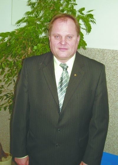 Mieczysław Kazimierz Baszko mieszka w Sokółce. Od 15 stycznia 2008 roku wicemarszałek województwa podlaskiego, radny sejmiku województwa od maja 2007 r. Nadzoruje Departament Program Rozwoju Obszarów Wiejskich oraz Departament Mienia i Geodezji. Podlega mu także regionalna polityka społeczna i Wojewódzki Zarząd Melioracji i Urządzeń Wodnych. Wcześniej wieloletni radny samorządu gminnego oraz powiatowego.  Członek PSL od 1997 roku, wiceprezes wojewódzkiego zarządu PSL oraz członek Naczelnej Rady Programowej PSL.