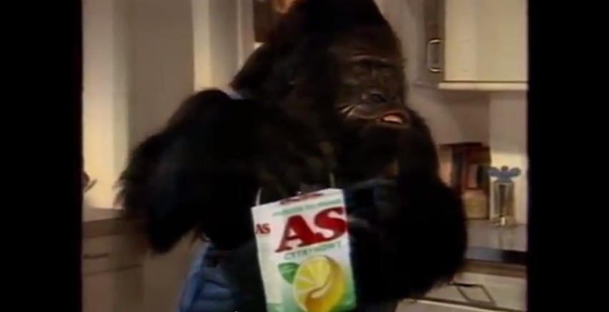 Małpy reklamujące proszek AS