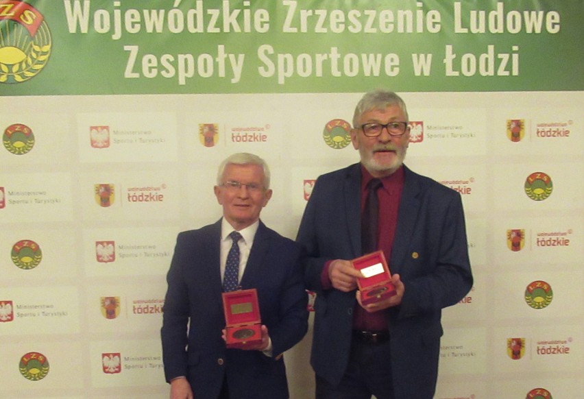 Antoni Tomczyk i Piotr Mróz z LKS Koluszki nagrodzeni medalami 75-lecia LZS 