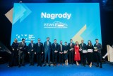 Kongres Nowej Mobilności 2022. Liderzy Elektromobilności nagrodzeni na KNM 2022 