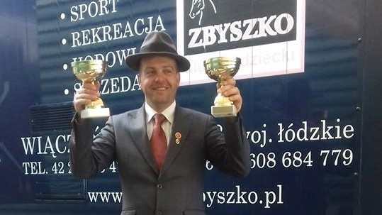 Mistrz w powożeniu zaprzęgami z FKJ Zbyszko Wiączyń Dolny Sebastian Bogacz