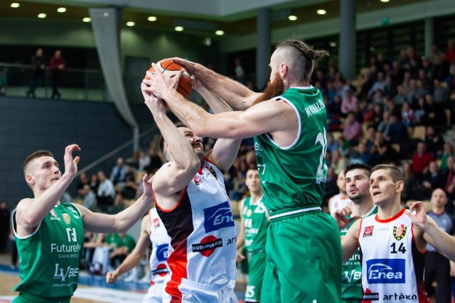 08.12.2018 bydgoszcz hala artego koszykowka mezczyzn i liga enea astoria bydgoszcz futurenet slask wroclaw . fot: arkadiusz wojtasiewicz/polskapress