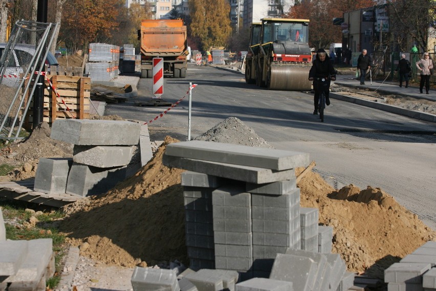 Przebudowa ulicy Rydzowej ma się zakończyć do końca listopada. Połowa prawie gotowa [ZDJĘCIA]