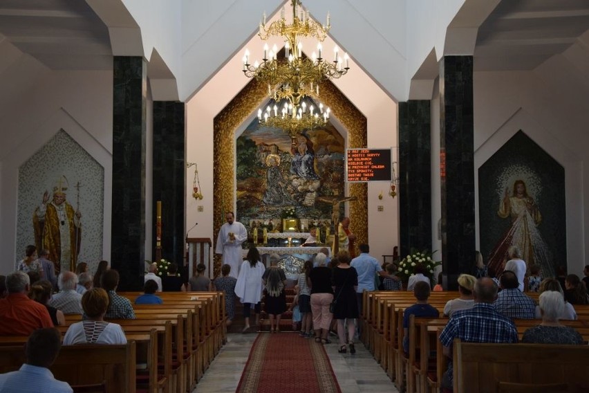 20 lat dobrej parafii i rodzinny festyn w Ostojowie
