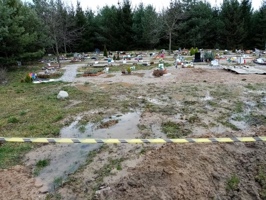 Cmentarz dla zwierząt znajduje się przy ul. Małyszyńskiej.
