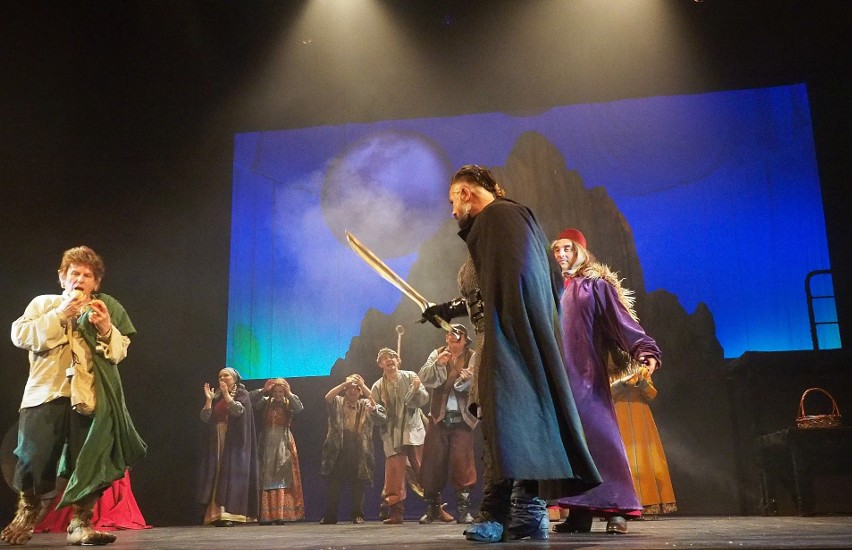 Teatr Dramatyczny. Hobbit - przedstawienie premierowe,...