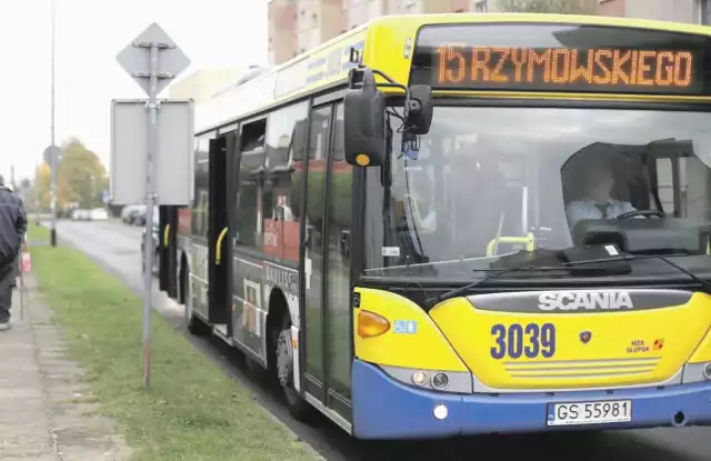 Od czasu rozpoczęcia budowy ringu na osiedlu Niepodległości ulicą Norwida jeżdżą również autobusy w kierunku ul. Rzymowskiego. Jest szansa, że tam już zostanie na stałe.