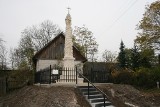 Boczkowice. Przydrożna kapliczka z początku XVII wieku została odnowiona