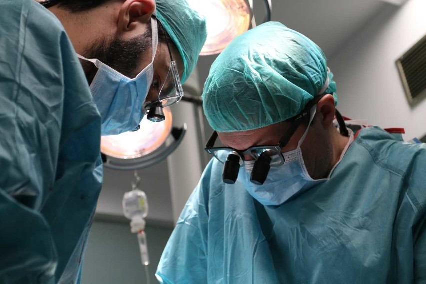 Sławy światowej kardiochirurgii obradują w Gdańsku. Będą też operować pacjentów Uniwersyteckiego Centrum Klinicznego