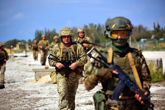 Kilkudziesięciu ukraińskich żołnierzy szkoli się w Wielkiej Brytanii oraz w Polsce