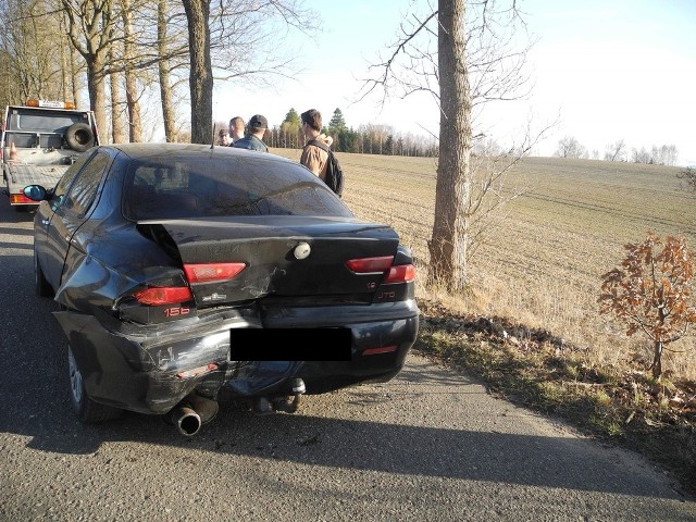 W czwartek około godziny 15 między Ząbinowicami, a Mądrzechowem doszło do wypadku.