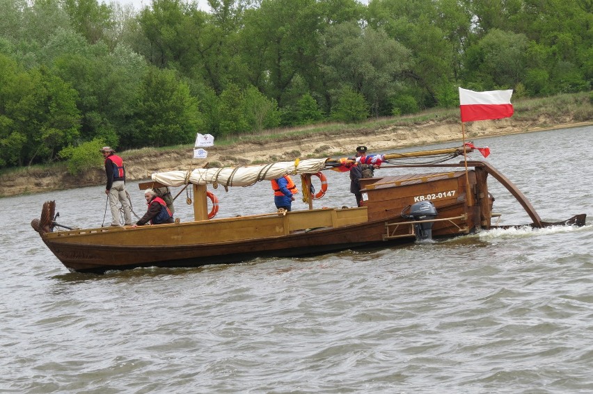 Pięcioosobowa załoga zmierza na Festiwal Loary we Francji