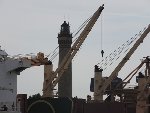 Świnoujście; Stoczniowcy zapowiadają blokadyPracownicy Morskiej Stoczni Remontowej w Świnoujściu zapowiadają, że zablokują wjazd do Świnoujścia.