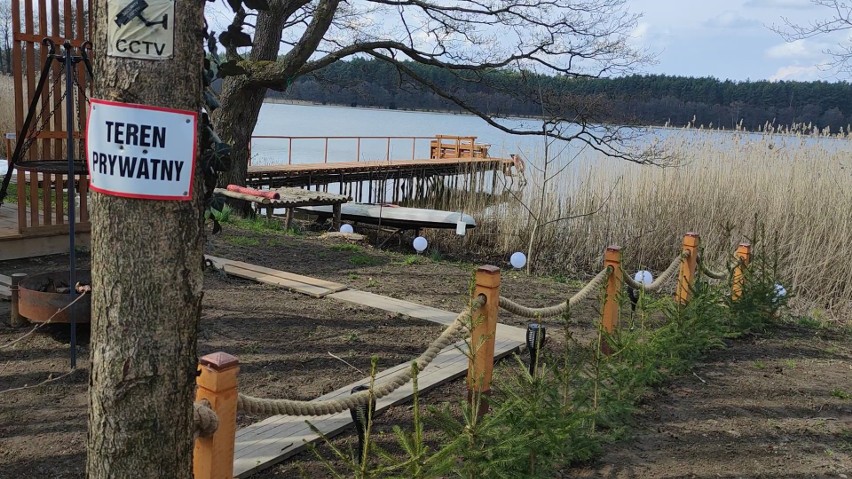 Wojna z dziką zabudową brzegów jezior i rzek w gminie Chojnice. Na tapet także pomost wicestarosty chojnickiego | ZDJĘCIA, WIDEO