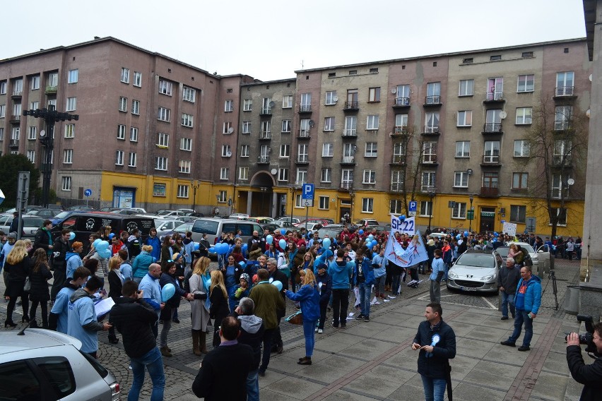 Sosnowiec: ulicami miasta przeszedł Błękitny Marsz [ZDJĘCIA]