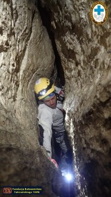Tatry. Ratownicy górscy ćwiczyli w ciasnych jaskiniach [ZDJĘCIA]