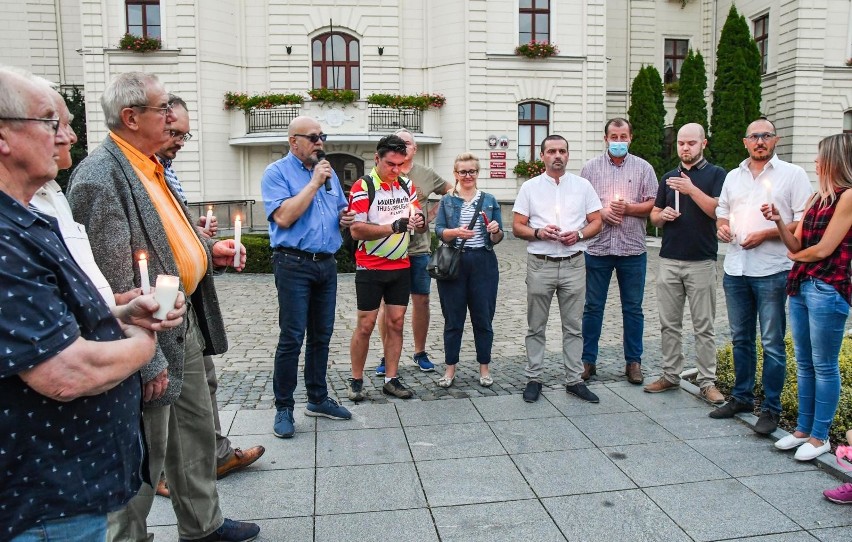 Protest odbył się przed bydgoskim ratuszem.