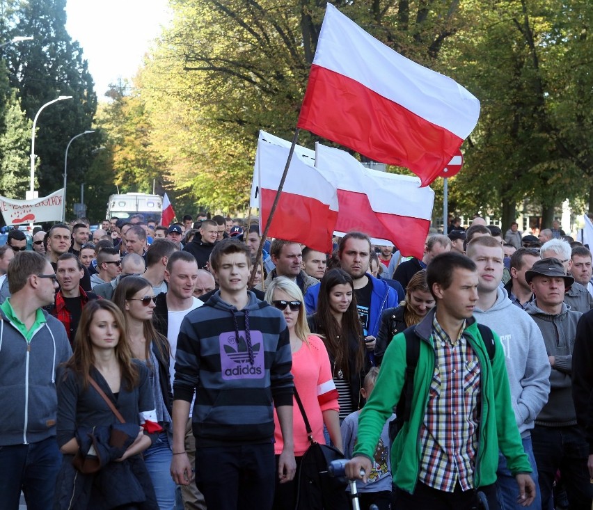 "Szczecin wolny od islamu". Protest przeciw imigrantom [wideo]