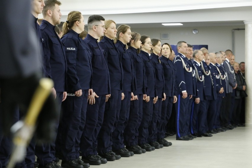 Nowi funkcjonariusze w szeregach lubelskiej policji. Ślubowanie złożyło 78 mundurowych
