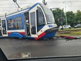 Zderzenie tramwaju z ciężarówką w Bydgoszczy. Ruch już przywrócony