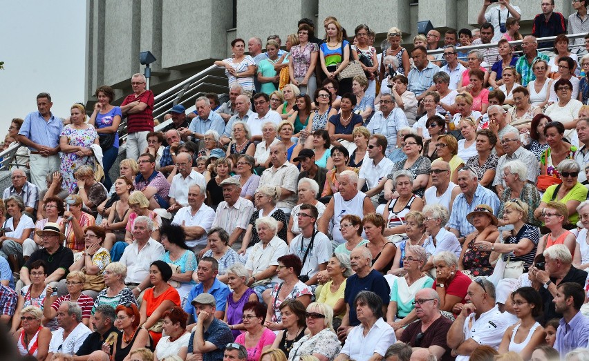 "Rzeka Muzyki"  w amfiteatrze przy Operze Nova.