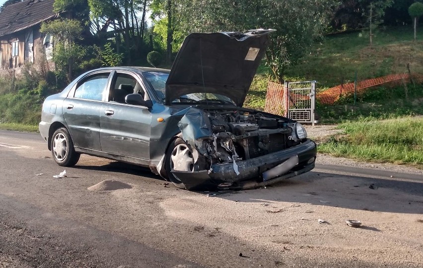 Wypadek w Żurawicy. W zderzeniu daewoo z BMW poszkodowana została jedna osoba [ZDJĘCIA]