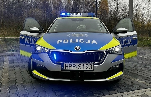 Tak wygląda nowy radiowóz policjantów sosnowieckiej "drogówki"Zobacz kolejne zdjęcia/plansze. Przesuwaj zdjęcia w prawo naciśnij strzałkę lub przycisk NASTĘPNE