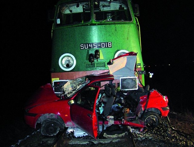 W grudniu 2007 r. na tym niestrzeżonym przejeździe w wypadku zginęły trzy młode dziewczyny, dwie ocalały