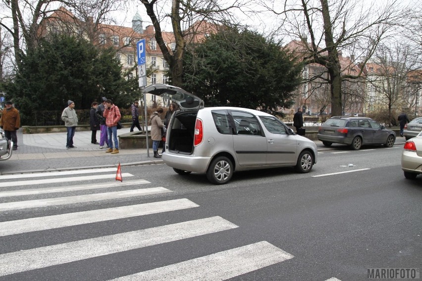 63-letni kierujący skodą potrącił 62-letnią kobietę...