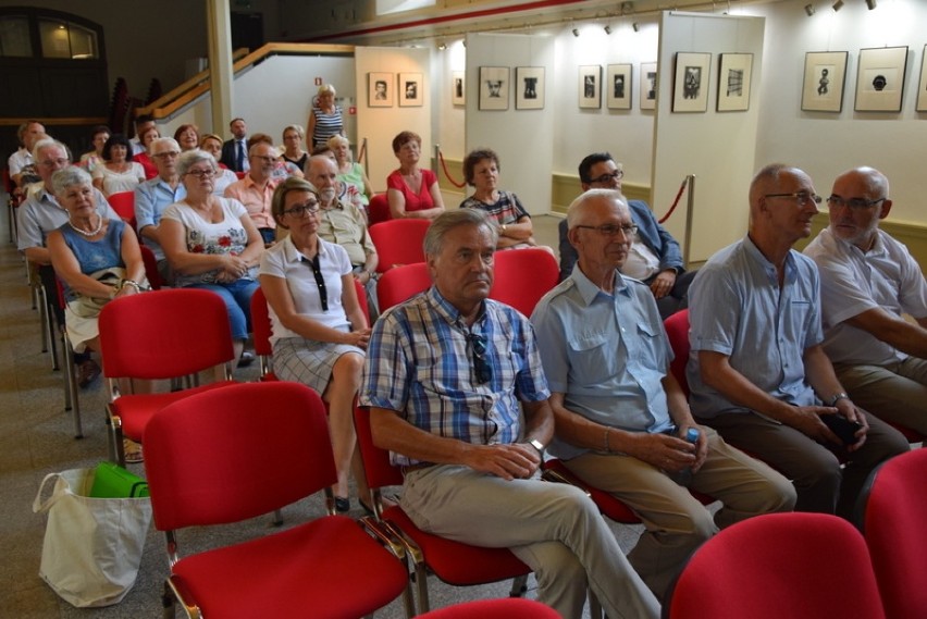 Człuchów. Podpisanie umowy na rewitalizację miasta. Marszałek Mieczysław Struk zwiedzał zamek