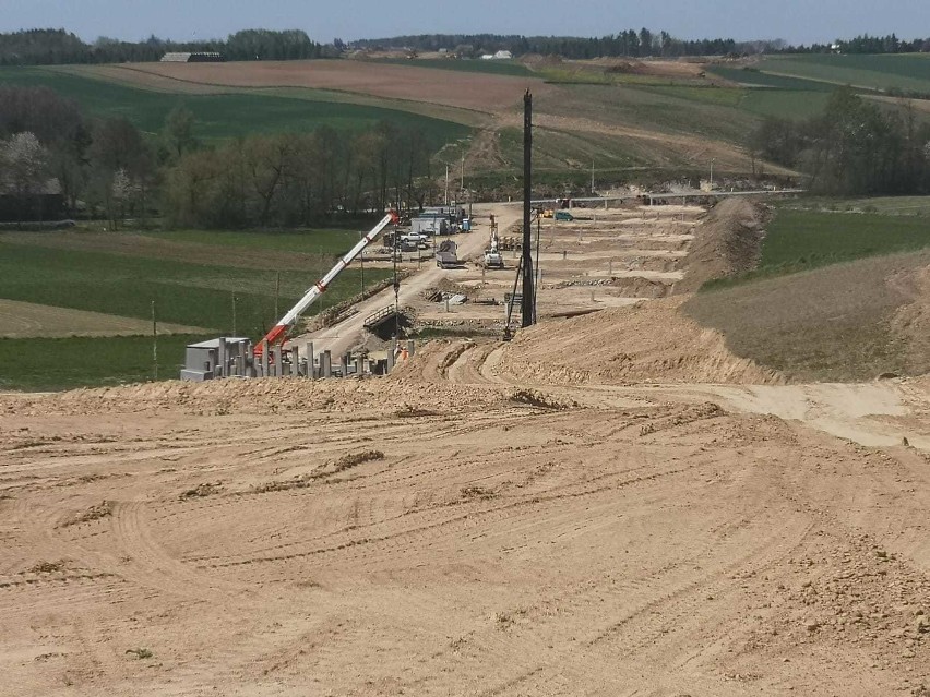 Prace blisko granicy z woj. świętokrzyskim na odcinku...