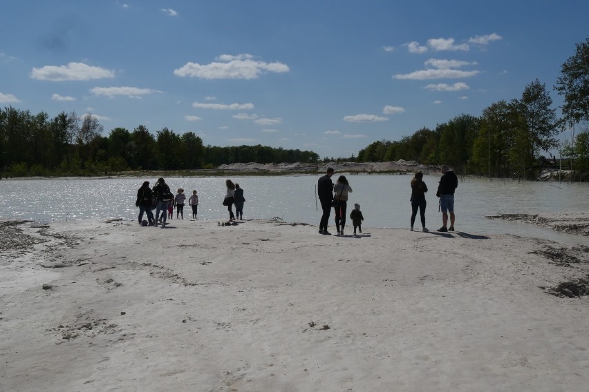 Surmin-Kaolin to kopalnia odkrywkowa, w której wydobywany...