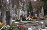 Wszystkich Świętych: Przed cmentarzami na razie spokojnie