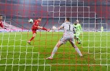 Kolejny kamień milowy Roberta Lewandowskiego w Bundeslidze. Polak zapewnił Bayernowi zwycięstwo nad Wolfsburgiem [WIDEO]