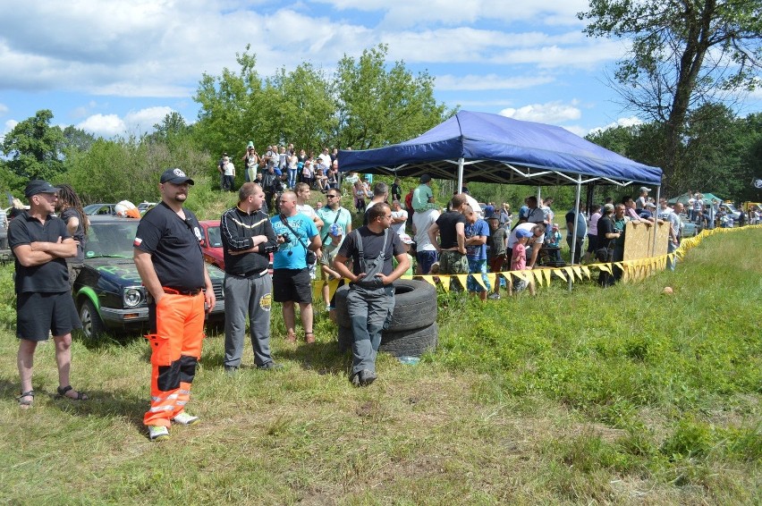 Wraki ścigały się w tumanach kurzu [FOTO]