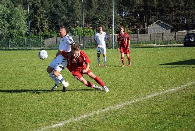 Piast uległ w sobotę, 27 maja w Karninie Spójni Ośno Lub. 1:2.