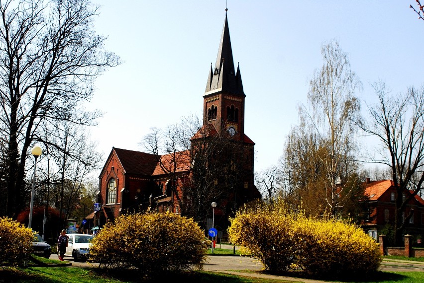 Punkty charakterystyczne w Michałkowicach to kościół Michała...