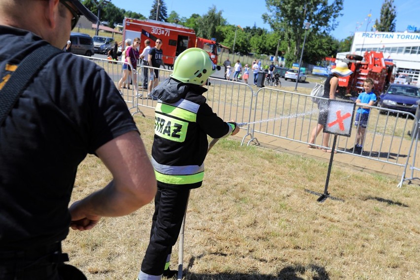 Spektakularne pokazy strażackie ratowników WOPR, straży...