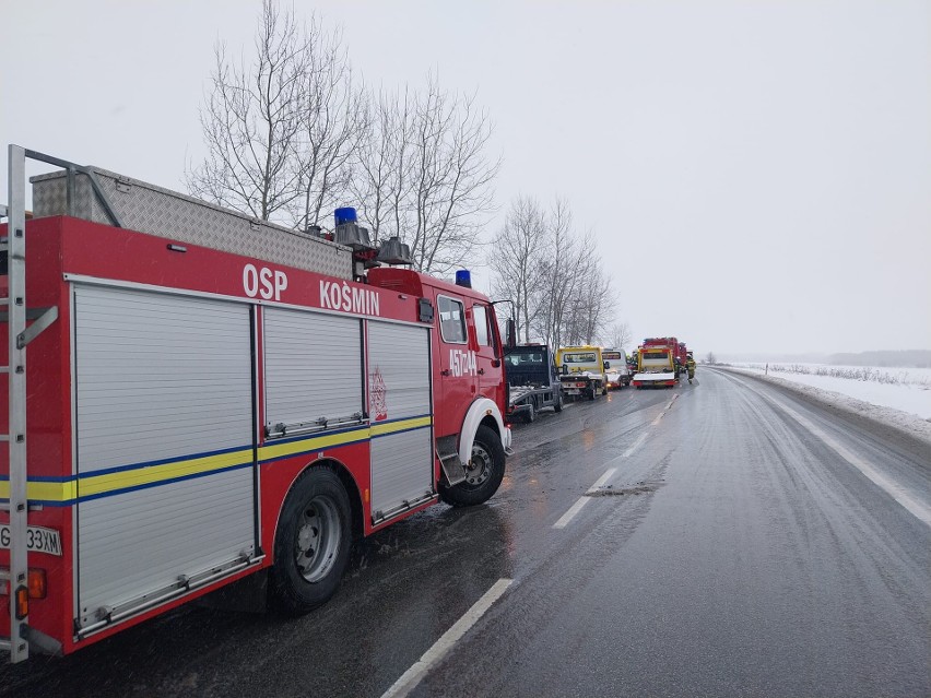 Dwa wypadki drogowe w Krobowie i Słomczynie w powiecie grójeckim. Trzy osoby trafiły do szpitali