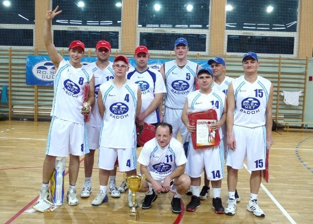 Ekipa Rosa Metu zdobyła mistrzowski tytuł Radomskiego Nurtu Basketu Amatorskiego.