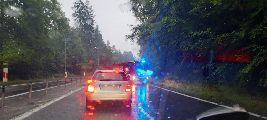 Policja i straż pożarna na ul. Gdańskiej w Koszalinie